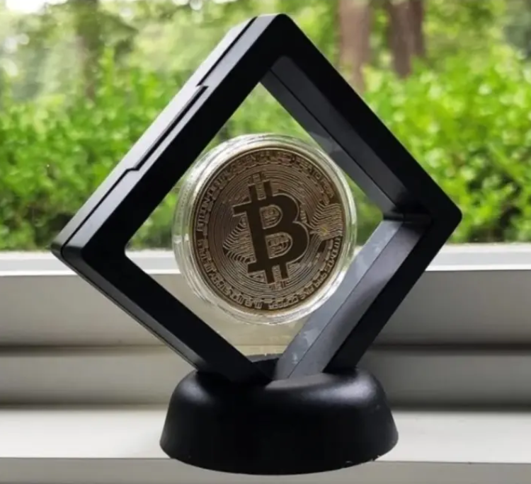 Moneda Bitcoin Coleccionable con Marco Flotante Negro 🪙 | Edición Especial para Traders