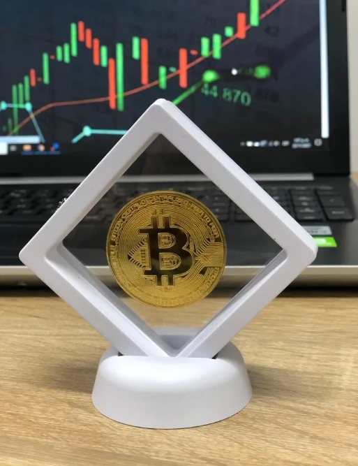 Moneda Bitcoin Coleccionable con Marco Flotante Blanco 🪙 | Edición Especial para Traders