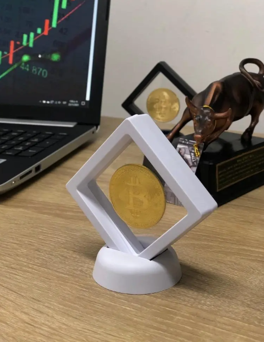 Moneda Bitcoin Coleccionable con Marco Flotante Blanco 🪙 | Edición Especial para Traders