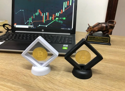 Moneda Bitcoin Coleccionable con Marco Flotante Blanco 🪙 | Edición Especial para Traders