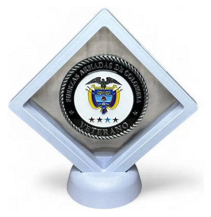Moneda Homenaje Veteranos Colombia en Marco Flotante Blanco | Fuerzas Armadas Edición Especial