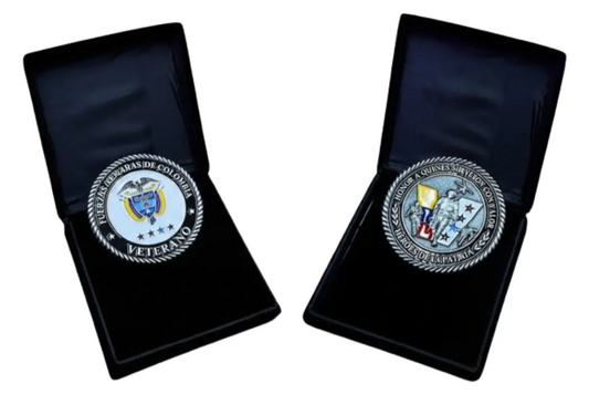 Moneda Homenaje Veteranos Colombia en Caja de Terciopelo Negro | Fuerzas Armadas Edición Especial