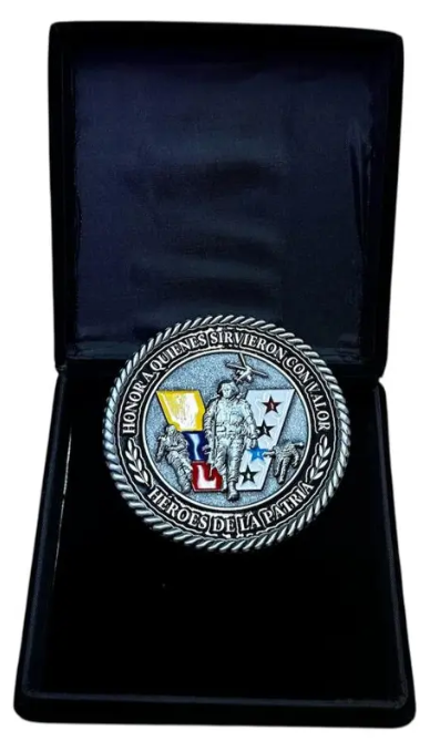 Moneda Homenaje Veteranos Colombia en Caja de Terciopelo Negro | Fuerzas Armadas Edición Especial