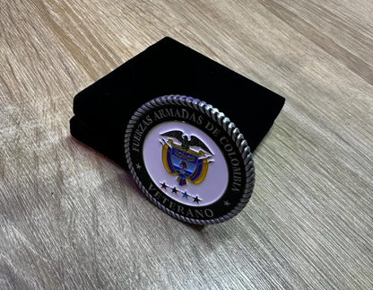 Moneda Homenaje Veteranos Colombia en Caja de Terciopelo Negro | Fuerzas Armadas Edición Especial