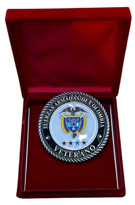 Moneda Homenaje Veteranos Colombia en Caja de Terciopelo Roja | Fuerzas Armadas Edición Especial