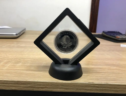 Moneda Bicentenario Conmemorativa en Marco Flotante Negro de Lujo