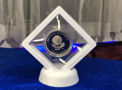 Moneda Bicentenario Conmemorativa en Marco Flotante Blanco de Lujo