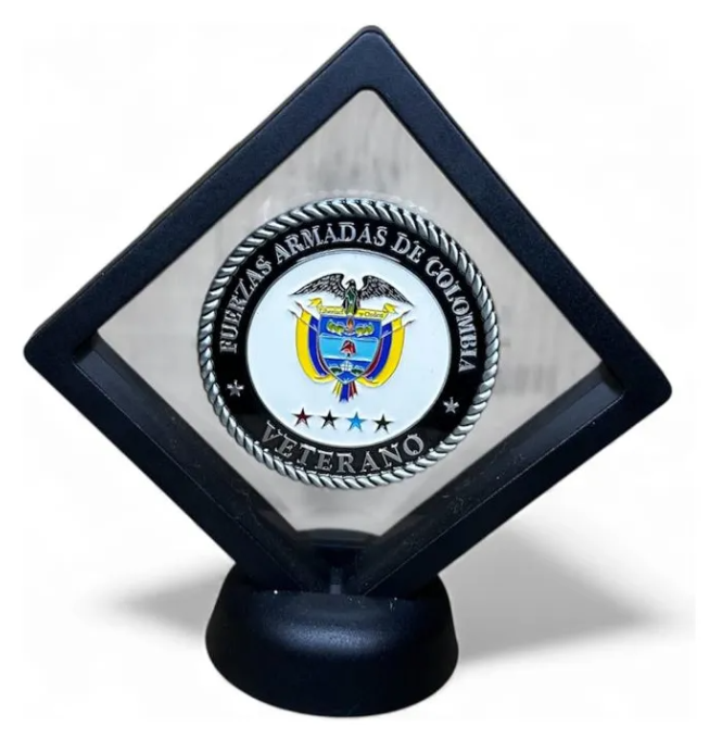 Moneda Homenaje Veteranos Colombia en Marco Flotante Negro | Fuerzas Armadas Edición Especial